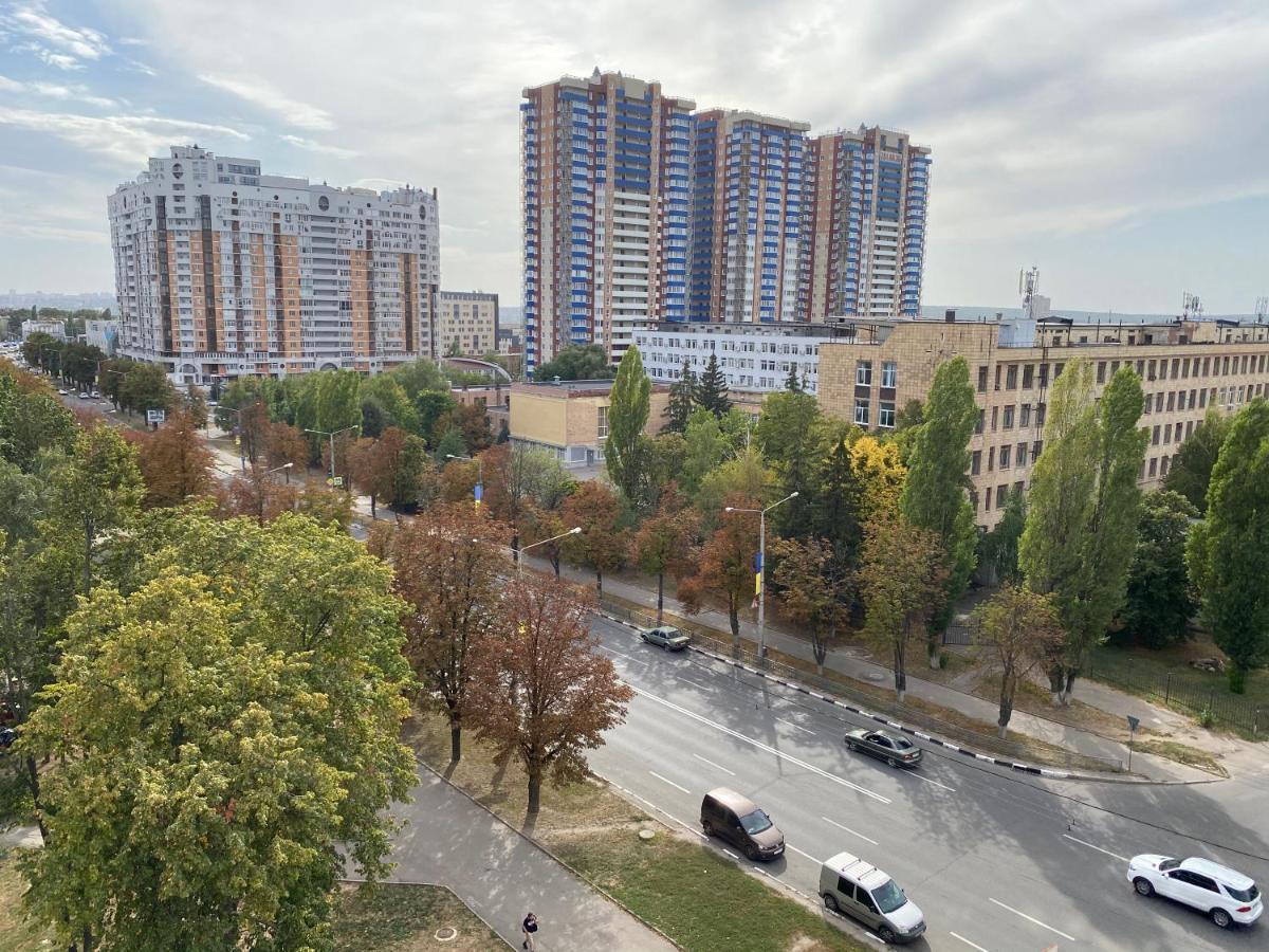 Modern Apartment With Panoramic View Near Metro 23August Jarkov Exterior foto